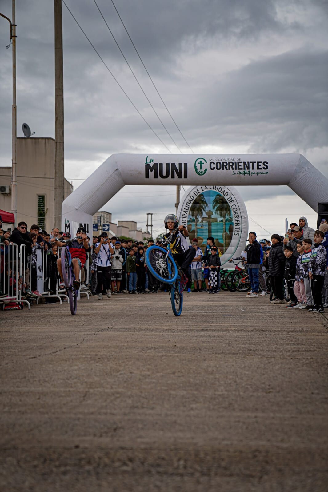 lleegada-muni.jpeg Con gran concurrencia, Corrientes fue sede del Primer Encuentro Nacional de Stunt en Bicicleta