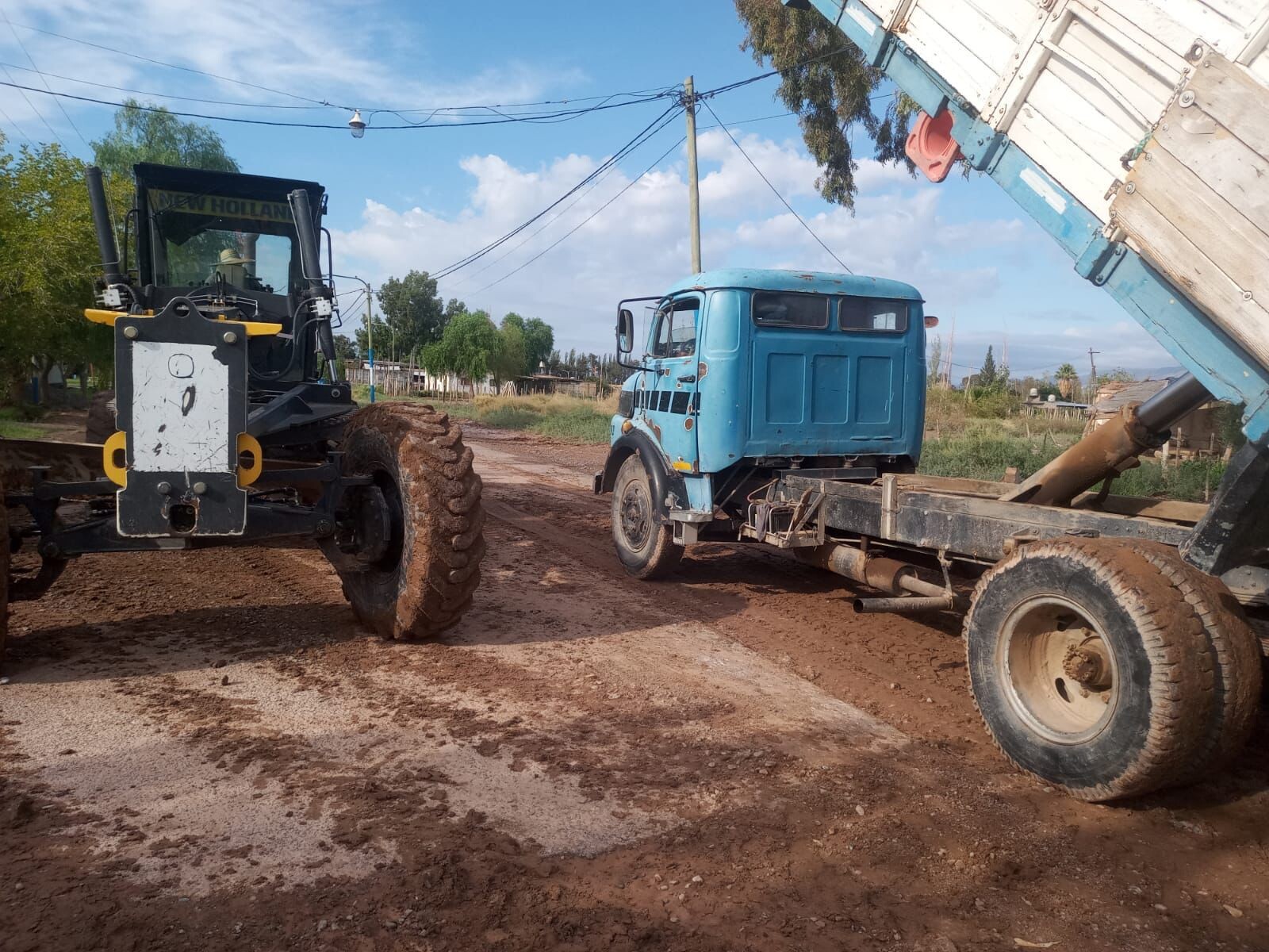 POCITO: por las intensas lluvias el Municipio lleva a cabo trabajos de reparación de calles y badenes
