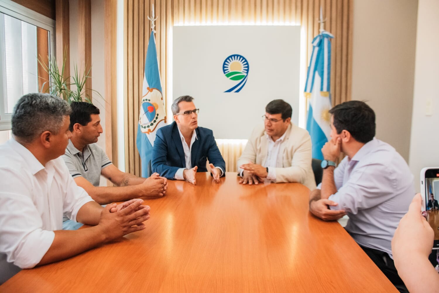 El municipio de 9 de Julio y Rawson firmaron un convenio para potenciar sus zonas limítrofes
