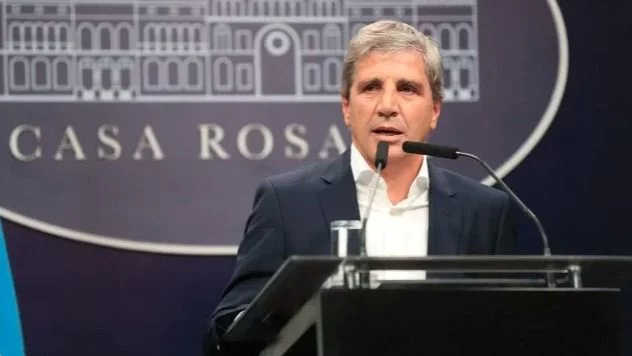 Luis Caputo anuncia acuerdo con el FMI y advierte sobre posible volatilidad