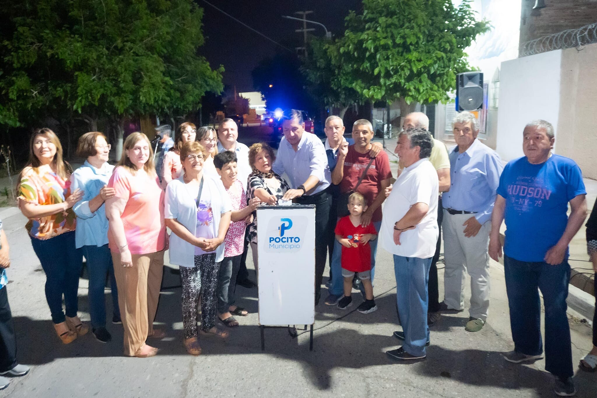 El intendente de Pocito, Fabian Aballay, inauguró la nueva iluminación led de Villa Paolini, Barrio Independencia y Loteo Independencia, un sector importante de la Zona Norte del departamento.