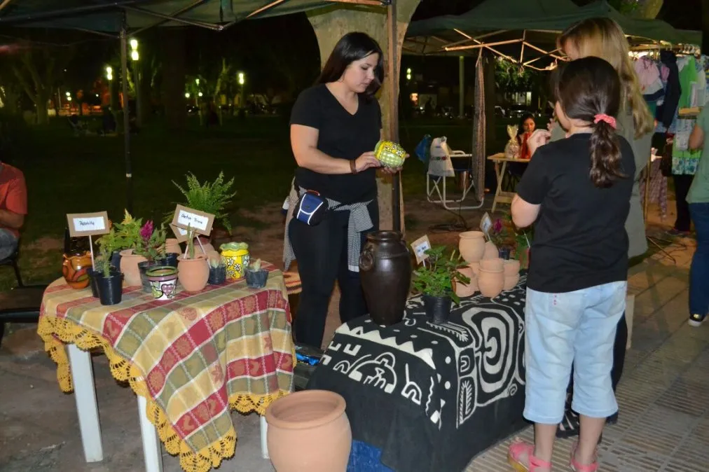El municipio de Santa Lucia invita disfrutar de sus Ferias de Artesanos en la Plaza Departamental