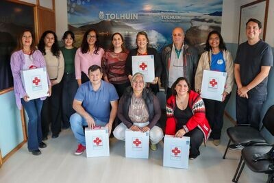 El Municipio acompañó la donación de botiquines para escuelas y jardines de Tolhuin