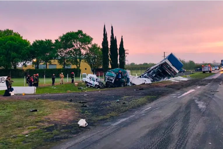 Tragedia en la Ruta 39: tres personas de Urdinarrain murieron en un choque frontal.