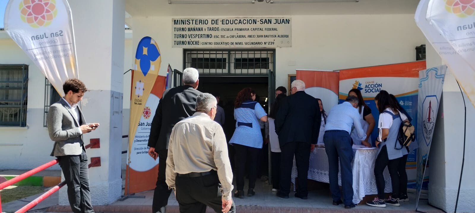 marcelo-orrego-operativo-escuela-capital-federal-5.jpeg