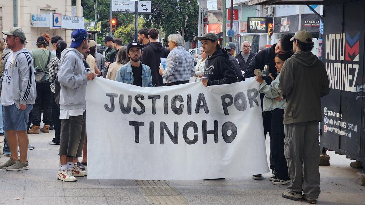Familiares y amigos de Martín Cáceres marcharon para pedir justicia