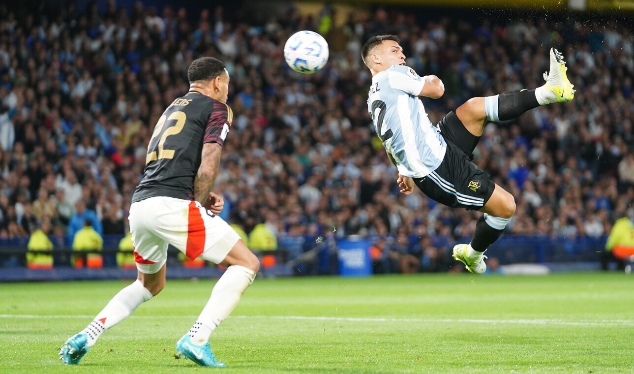 Argentina le ganó a Perú y cerró un gran 2024