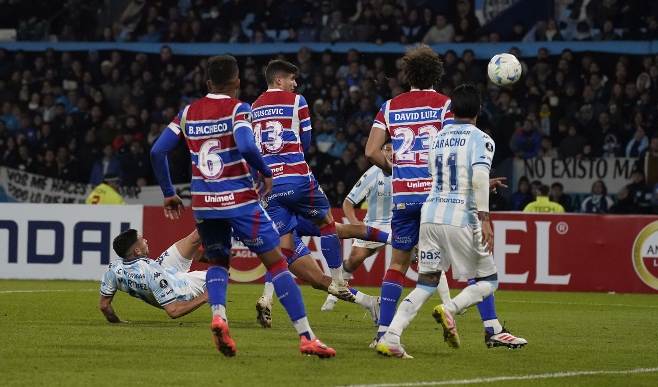 Racing le ganó a Fortaleza y terminó primero en su grupo