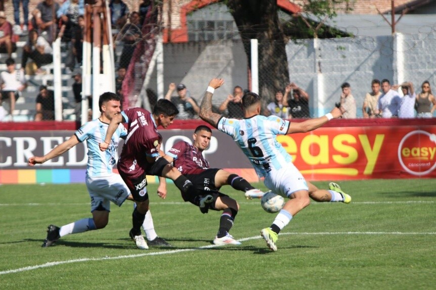 mates.jpg Fútbol: Argentino de Quilmes ganó y quedó tercero