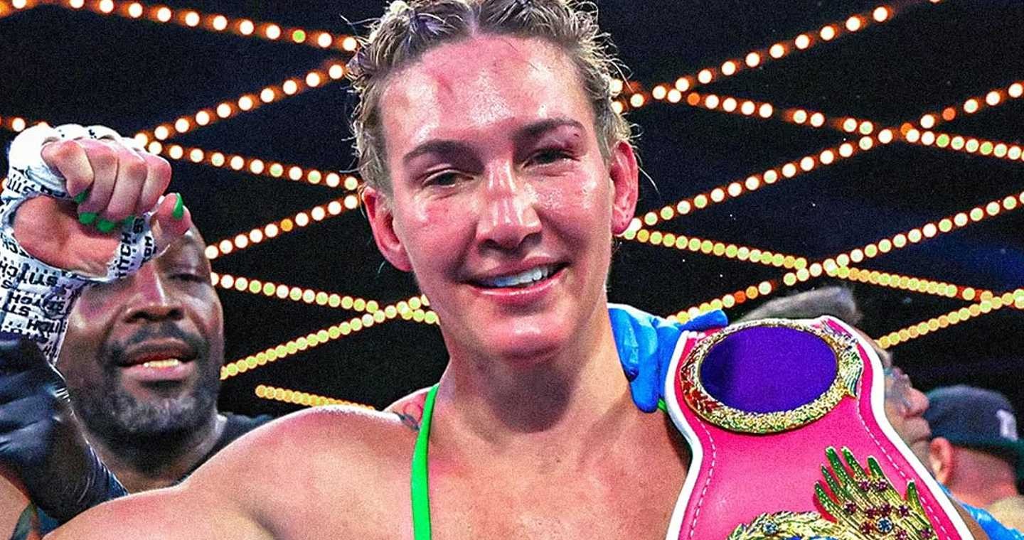 Mayer cerró con DU su rivalidad con Ryan, retuvo su corona y va por todas