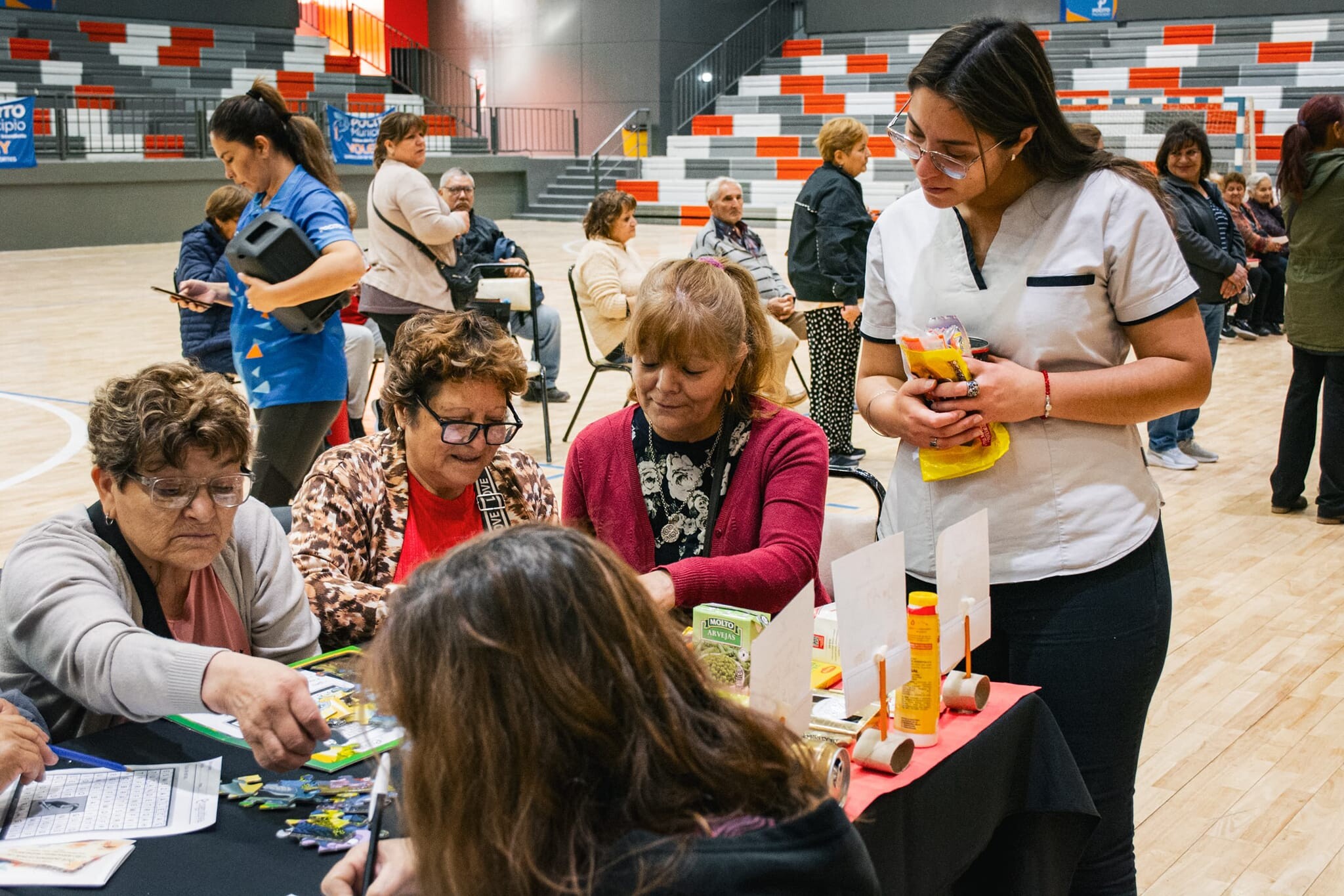 Un centenar de Personas Mayores concurrieron al Circuito Saludable que se realizó en el Estadio Marcelo García y fue organizado por el Municipio de Pocito en el Día Internacional de las Personas de Edad instaurado por la Asamblea General de las Naciones Unidas.