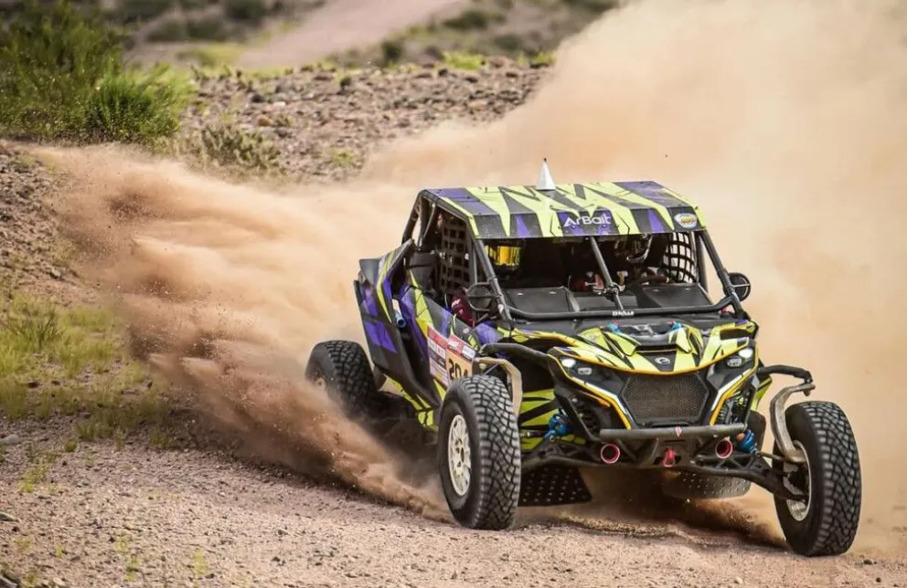 Nazareno López pelea por el podio en el South American Rally Race