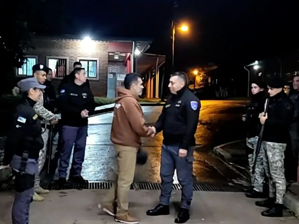 Amarilla se despide y agradece al personal del Servicio Penitenciario que lo cuidó Amarilla se despide y agradece al personal del Servicio Penitenciario que lo cuidó