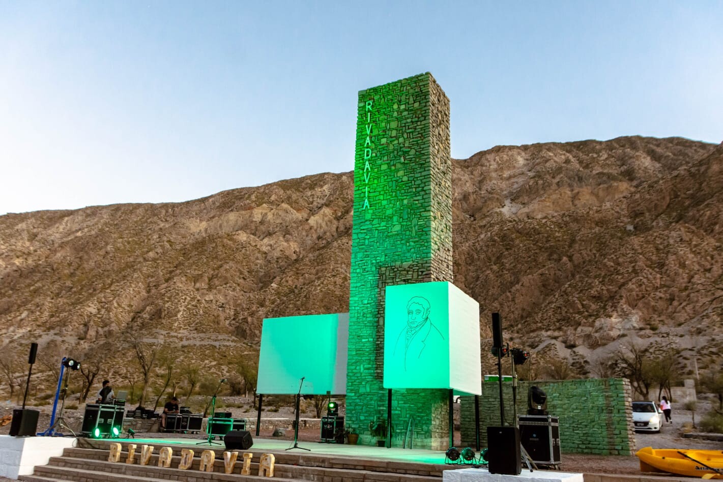 El monumento a Rivadavia renueva su esplendor para los vecinos y el turismo.