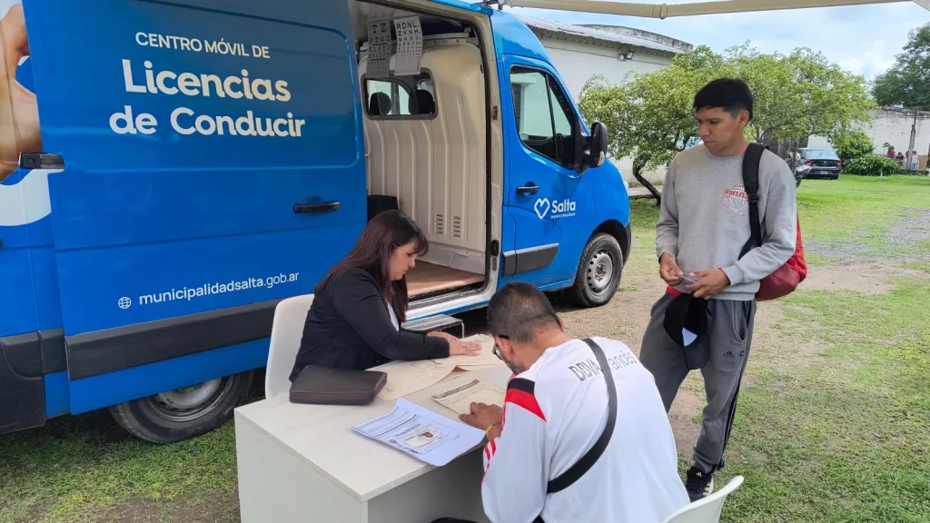 movil-de-licencias-cic-asuncion-1-1024x576.webp El Móvil de Licencias de Conducir atenderá en el CIC de Solidaridad