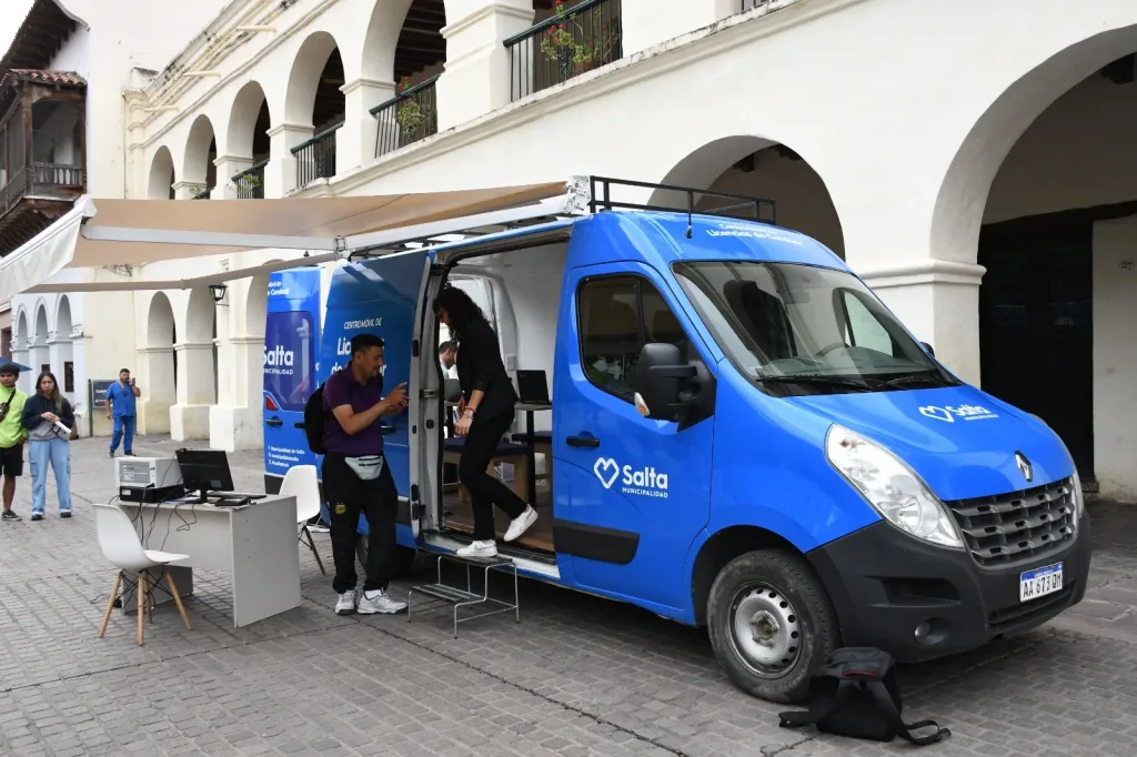 movil-licencias-ok-1024x682.webp movil-licencias-ok-1024x682.webp