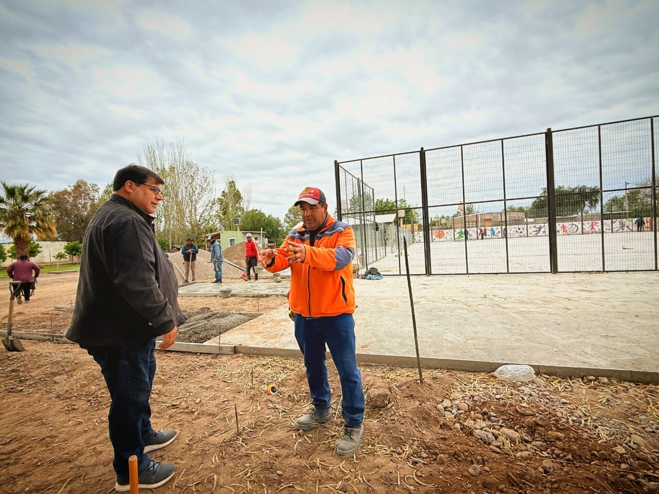 9 DE JULIO: Avanza la construcción del nuevo espacio multideportivo en Las Chacritas