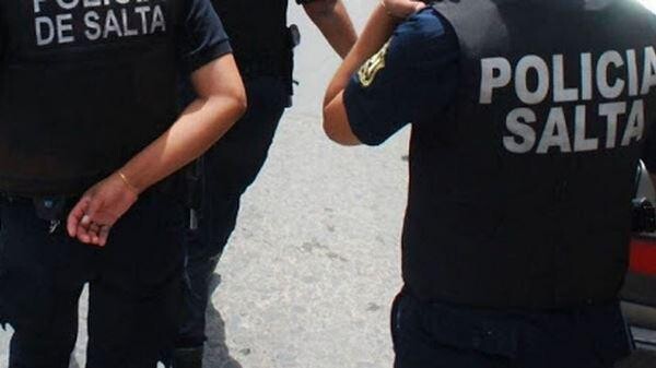 Policía habría abusado de una nena que cuidaba su esposa: La familia pide se lo detenga