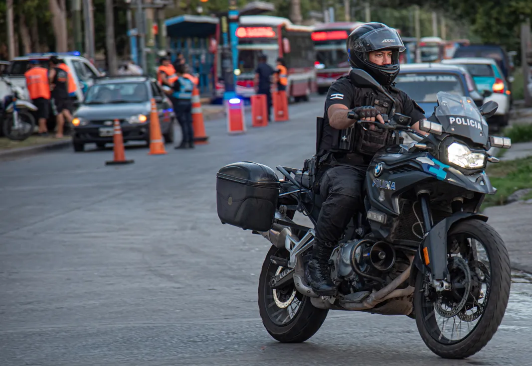 Operativo de saturación en barrio Las Flores: buscan frenar las «noches de descontrol»