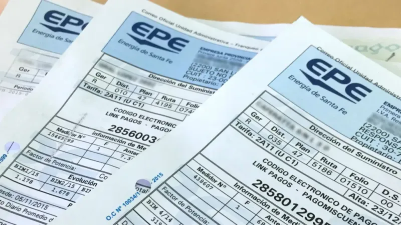 La Empresa Provincial de la Energía debe incluir en la factura la cuota alimentaria de un padre incumplidor