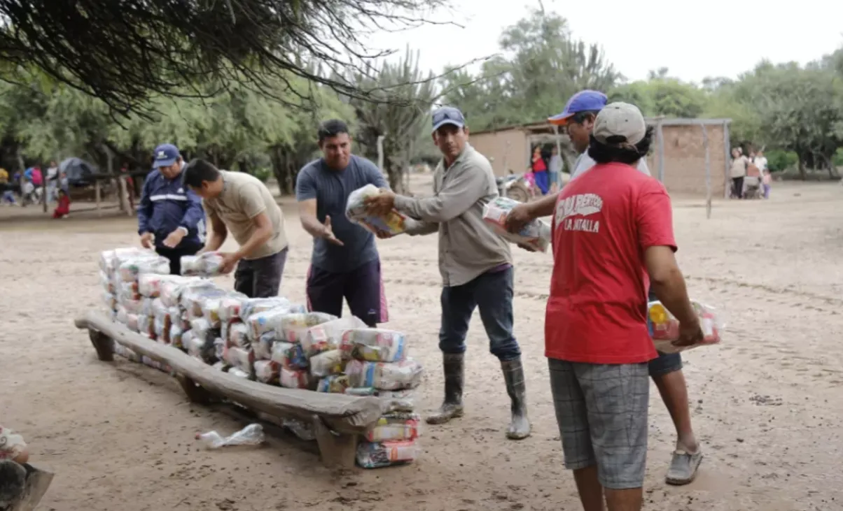 multimedia.normal.b524a58927b9bb04.bm9ybWFsLndlYnA=.webp Trasladaron más de 26 toneladas de alimentos y agua al norte de Salta