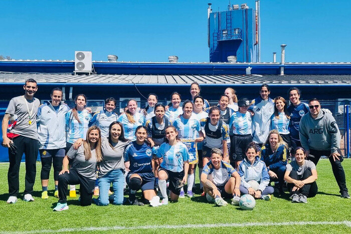 Las Murciélagas le ganaron a Brasil y hoy juegan la final con Inglaterra