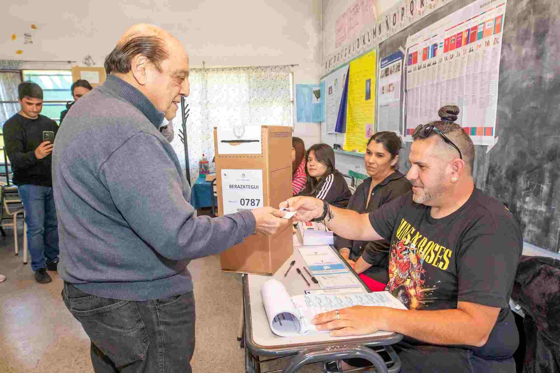 Juan José Mussi: «Los vecinos y vecinas deben acercarse a votar, es una forma de expresión de apoyo o de protesta»