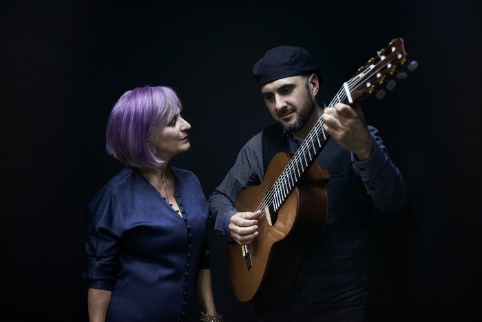 Novaro-Reinaudo hacen Los Tangos de Serrat en el Teatro Roma