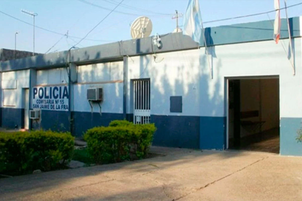 San Jaime: Detuvieron a un hombre por golpear a una policía durante una pelea