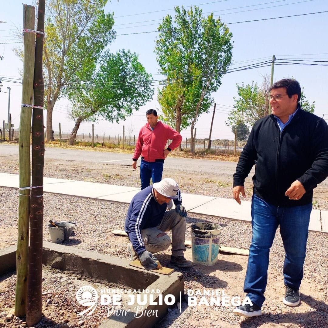 El intendente de 9 de Julio,Daniel Banega, estuvo recorriendo el avance de las importantes obras que se realizan en  Las  Chacritas