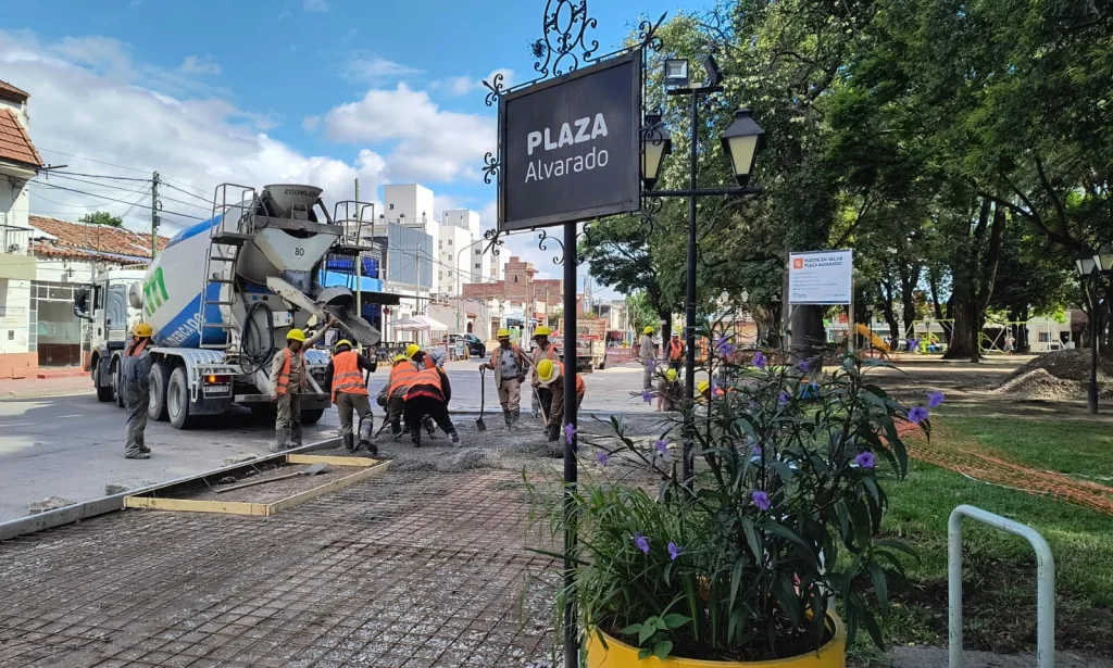 obras-plaza-alvarado-2-1024x615.webp Avanza la reconstrucción de las caminerías de la plaza Alvarado