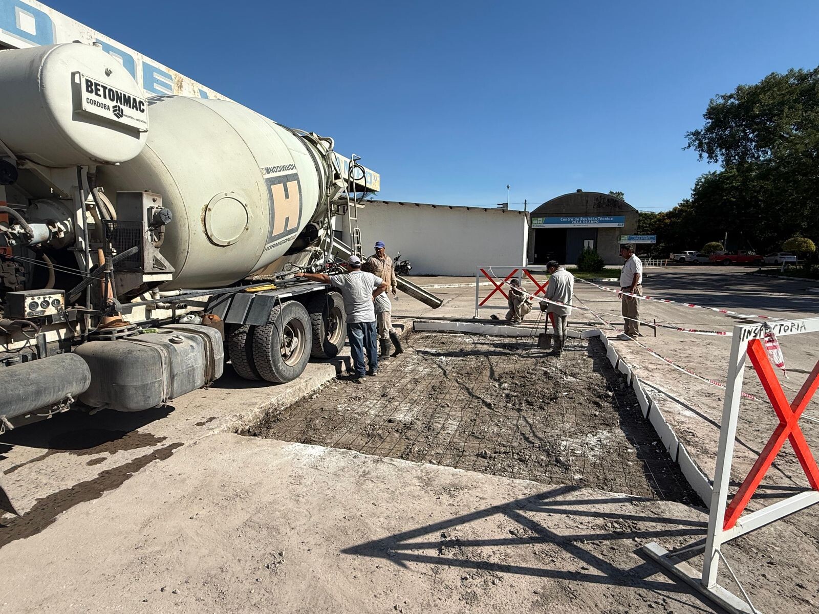 obras vo.jpeg La Municipalidad de Villa Ocampo Informa Por Trabajos de Bacheo En Calle Interna de Terminal Omnibus
