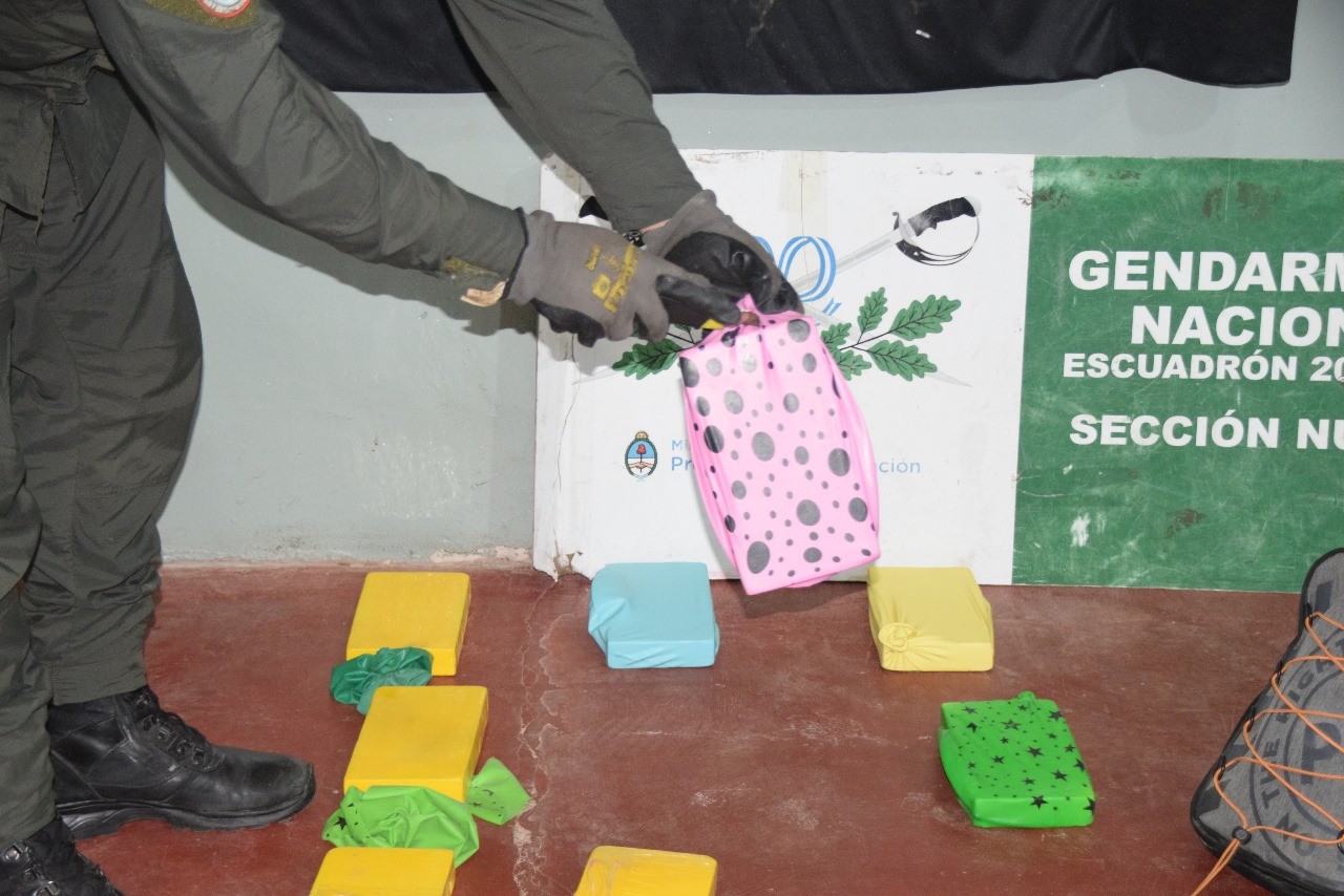 ocho_kilos_cocaina_en_globos-salta-2.jpeg