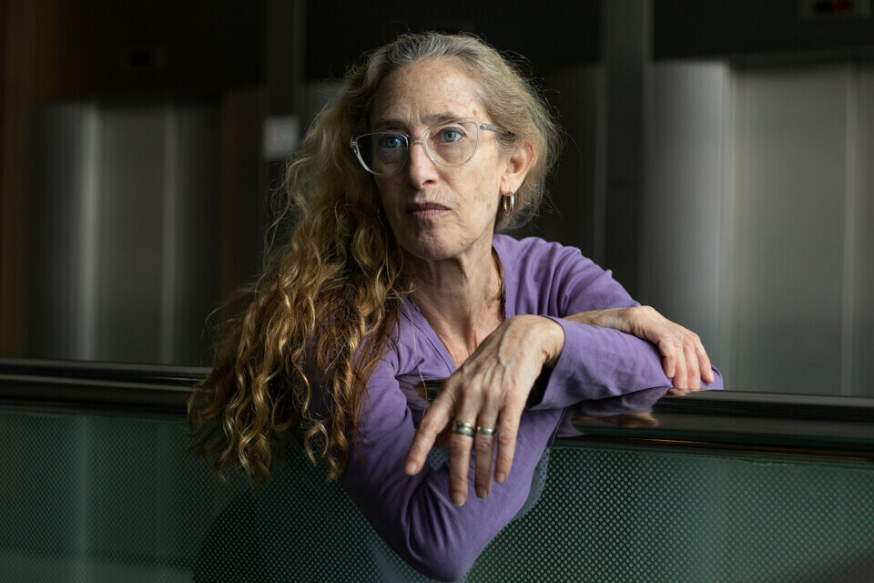 Miriam Odorico hace Habitación Blanca, dirige Lautaro Pertotti, en Timbre4