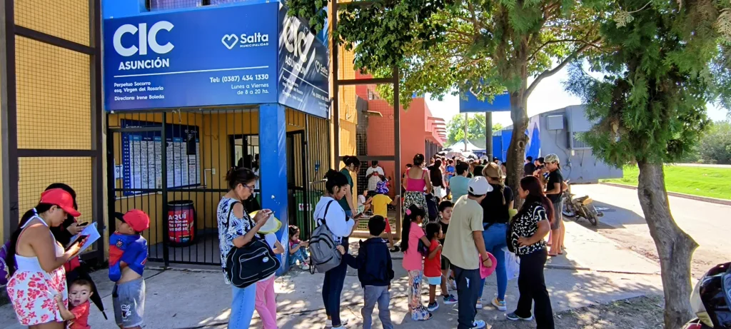 operativo-en-asuncion-3-1024x461.webp En el CIC de Asunción se completa el certificado escolar 2025