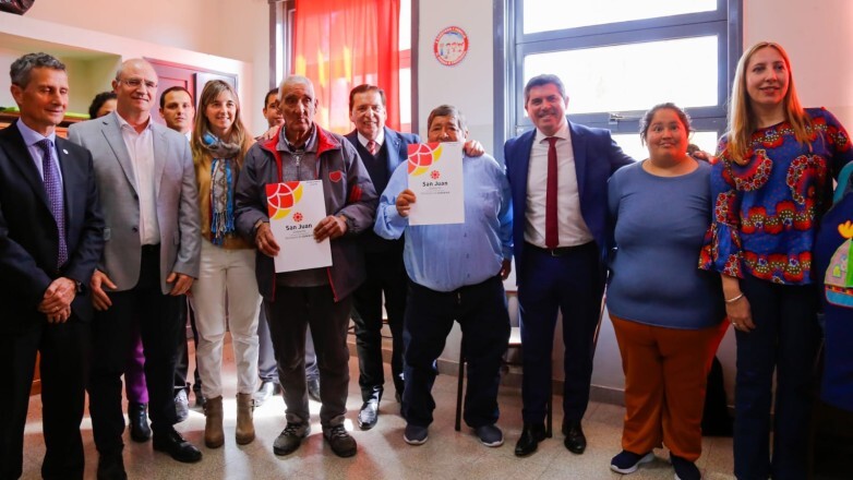 El gobernador Orrego visitó el departamento de Albardon donde se realizó el decimoctavo operativo integral organizado por el gobierno provincial.