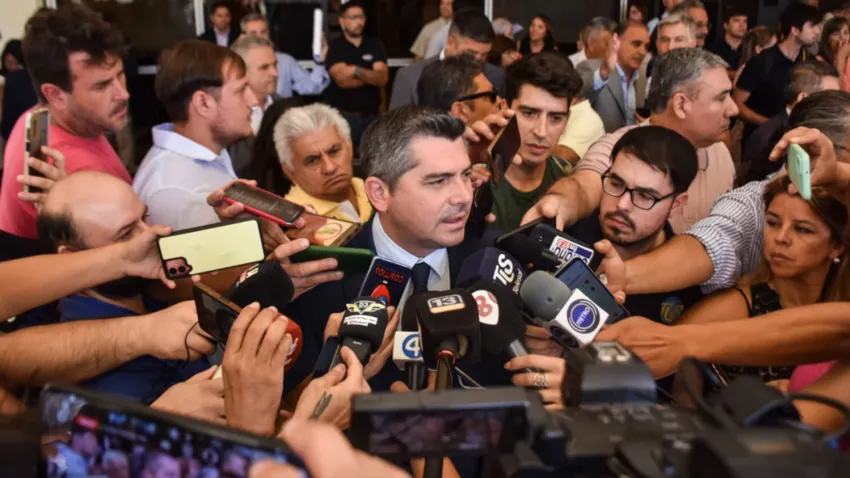 Luego del reclamo de  AOMA sobre el empleo en dos importantes empresas mineras en  San Juan y la incorporación de trabajadores extranjeros y de otras provincias, el gobernador Marcelo Orrego señalo que los privados destacaron que se les dio y da prioridad a los sanjuaninos en la toma de empleo.