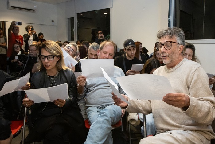 Otra faceta de Fito Páez: presentó su libro El Hombre del Torso Desnudo