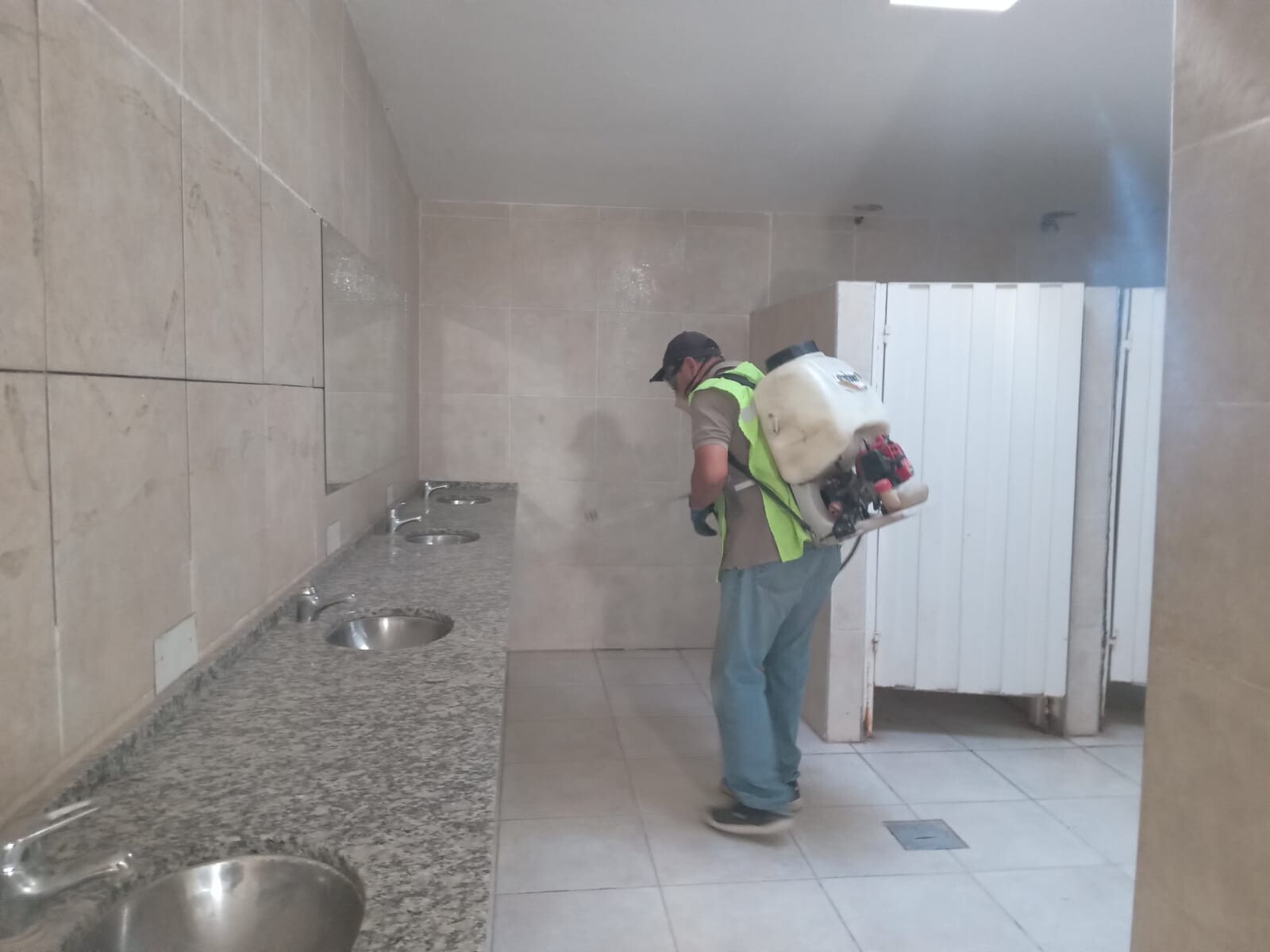 parque-rivadavia-desinfección-2.jpeg