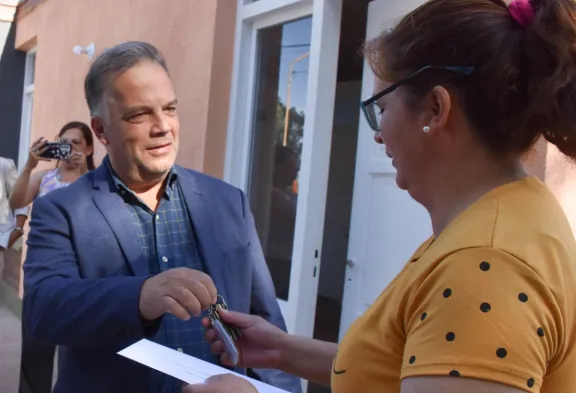 El ministro de Infraestructura, Fernando Perea señalo que las viviendas que el gobierno hará entrega este año ya fueron sorteadas y las nuevas que construirá se realizara un nuevo sorteo.