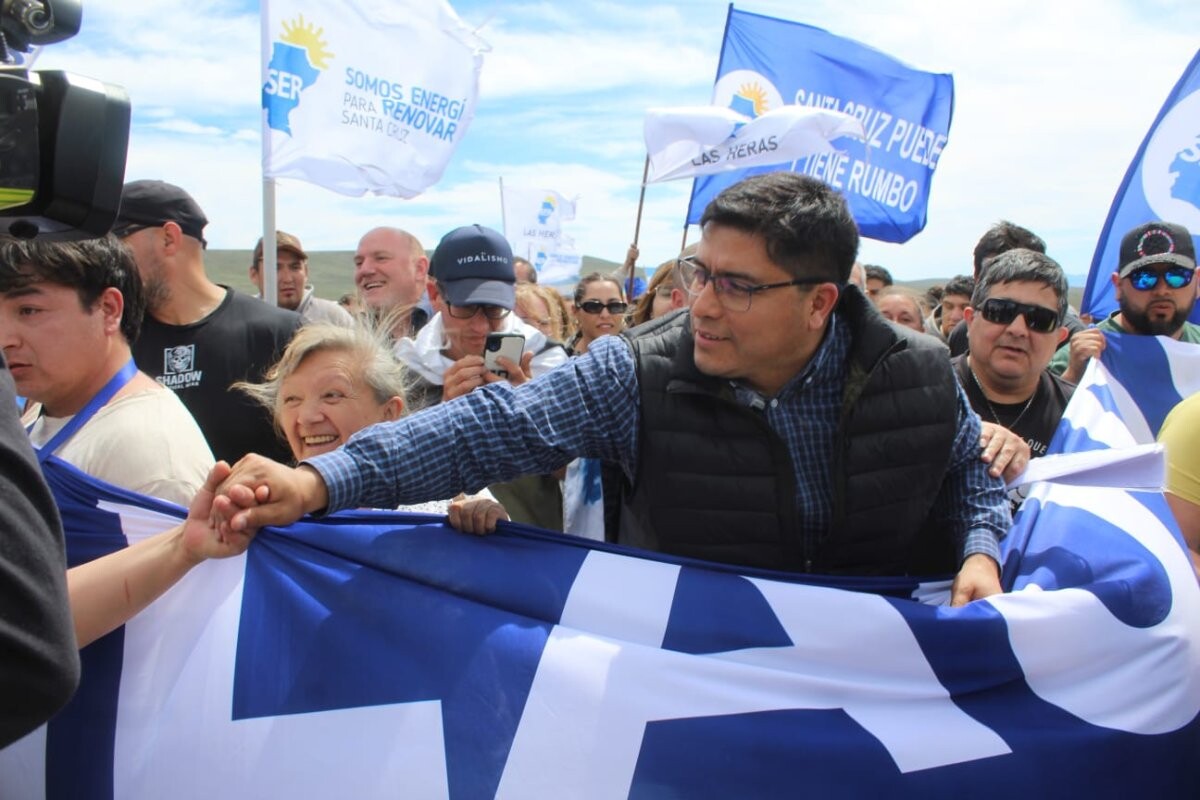 petro3.jpg Santa Cruz puso en marcha el tercer equipo perforador y Quintana invertirá USD 10 millones en cinco pozos