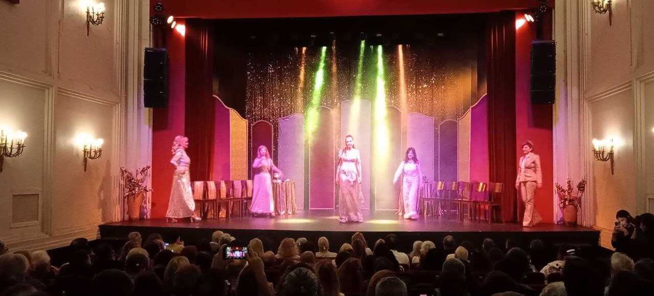 UN REESTRENO  OVACIONES    «DORADAS», DE JOSÉ MARÍA MUSCARI TRIUNFA AHORA EN EL TEATRO REGINA