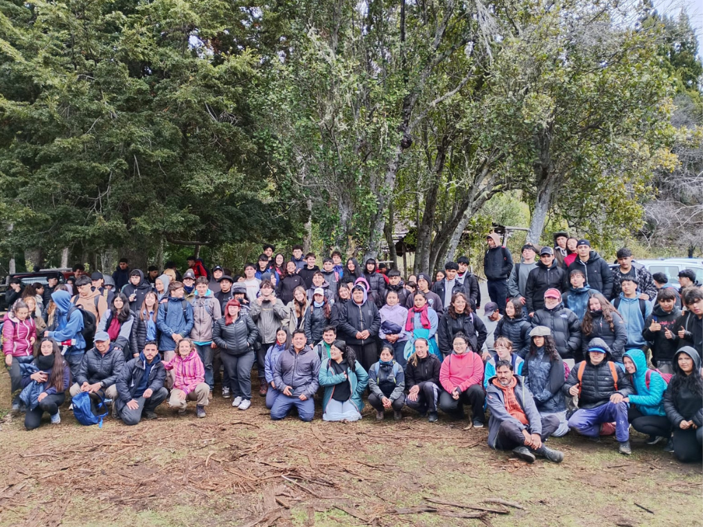 Provincia coordinó jornada de forestación en Reserva Cerro Currumahuida