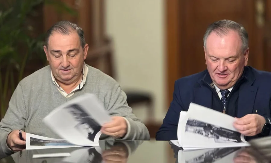 Felipe Michlig recibió al intendente Poletti por la puesta en valor de Plaza Italia