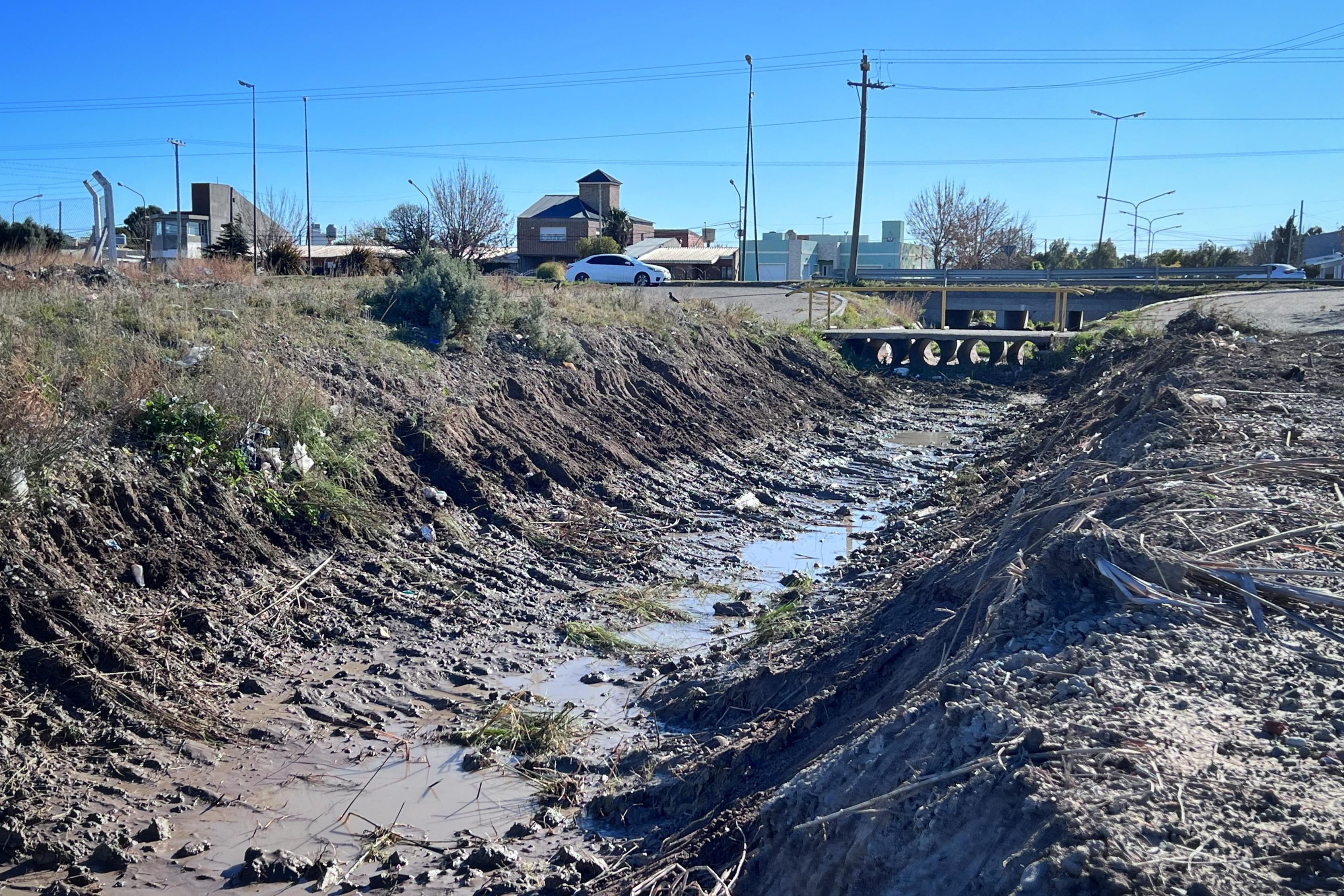 La Municipalidad de Rawson lleva adelante un operativo intensivo de limpieza y mantenimiento del sistema pluvial