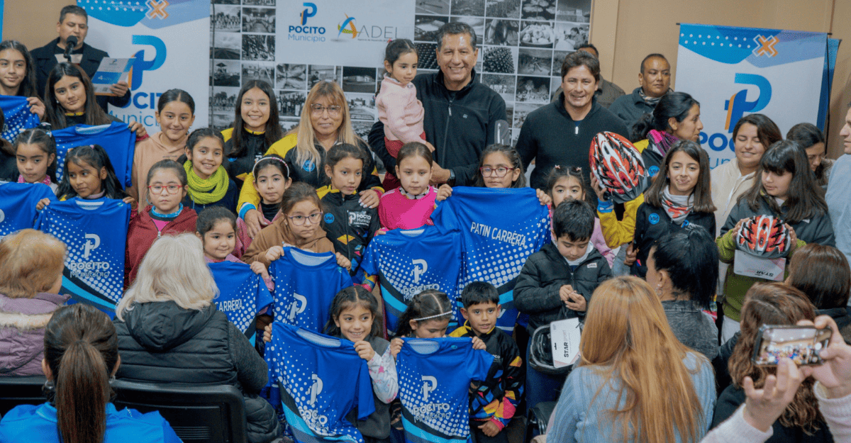 Pocito impulsa el deporte: entrega de camisetas a clubes y escuelas municipales