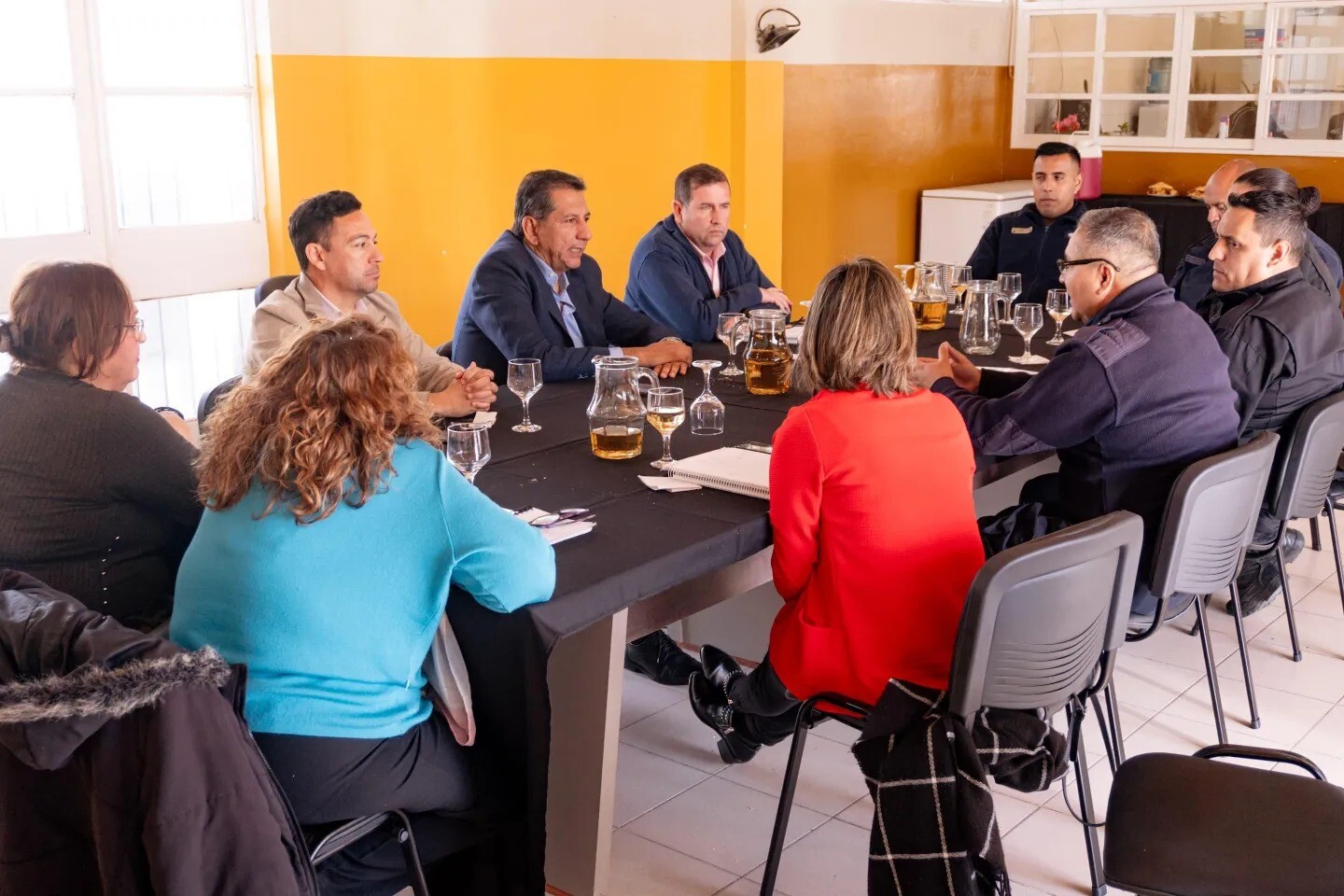 El intendente de Pocito,Fabian Aballay se reunió con vecinos y autoridades de la Policía para trabajar en conjunto contra la delincuencia en el departamento