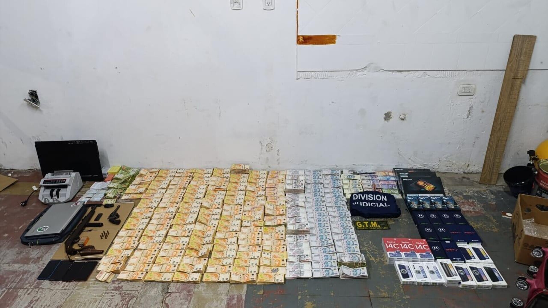 Rosario: La Policía detuvo a tres personas por usura, extorsiones y balacera