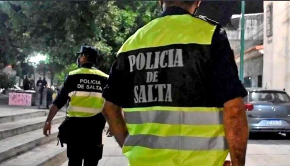 policia-de-salta-990x566.jpg Seguridad Vial recuperó en La Caldera un auto requerido por la Justicia