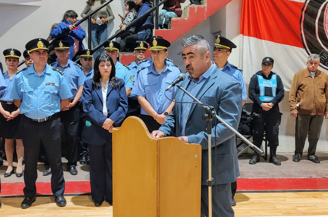 Provincia concretó el ascenso de casi 300 policías de la Unidad Regional Esquel